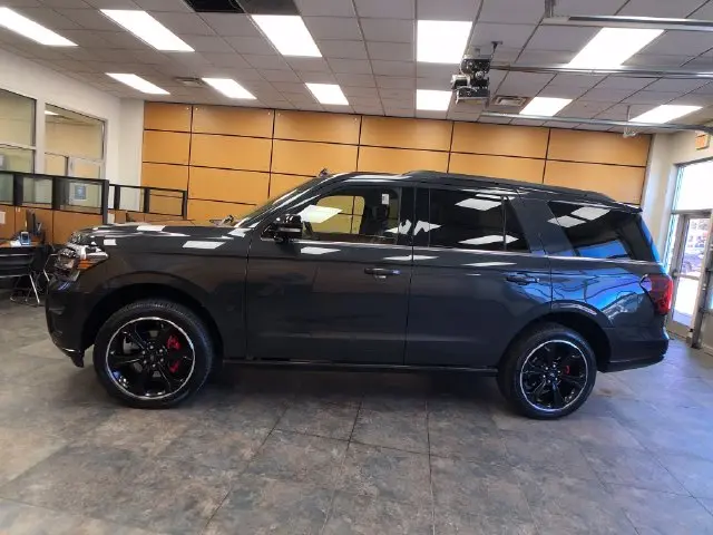 2022 Ford Expedition - $45,563