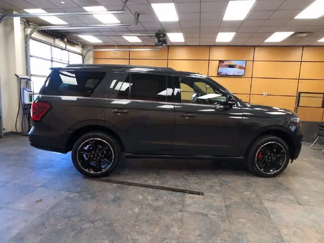 2022 Ford Expedition - $45,563