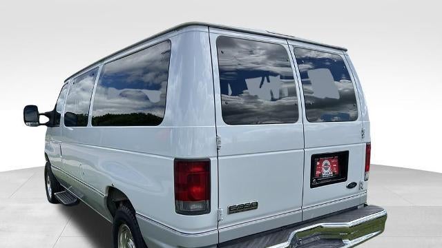 2006 Ford E-Series E-350 SD Chateau