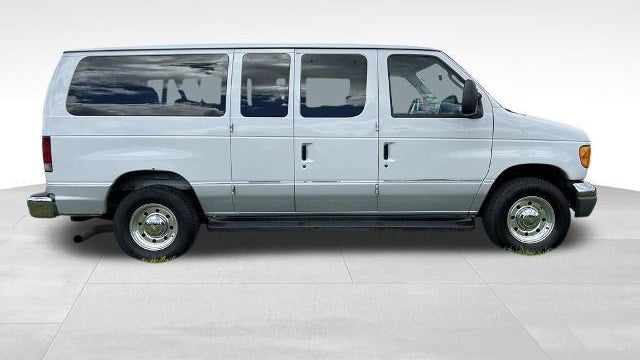 2006 Ford E-Series E-350 SD Chateau