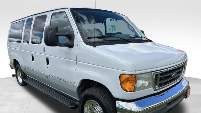 2006 Ford E-Series E-350 SD Chateau