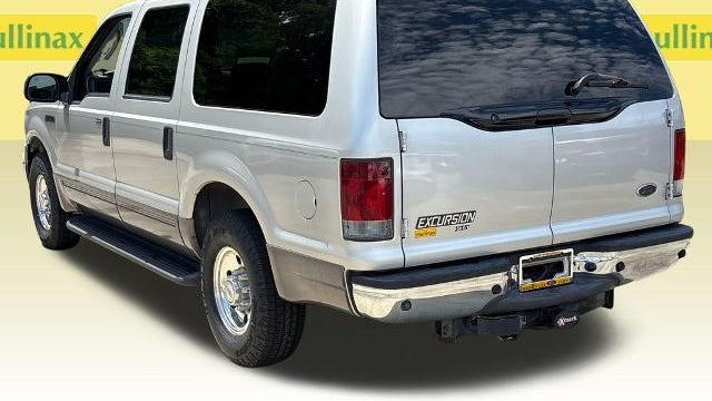 2005 Ford Excursion XLS