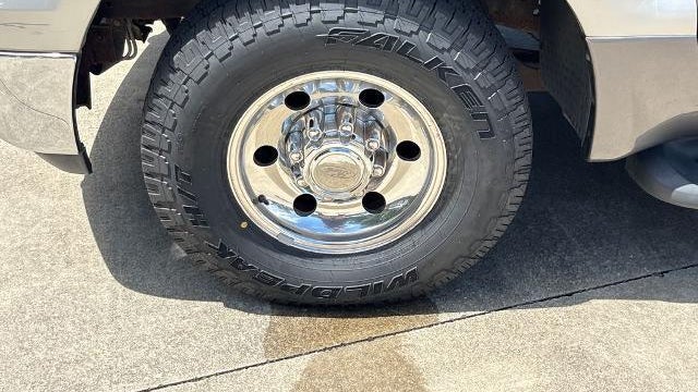 2005 Ford Excursion XLS