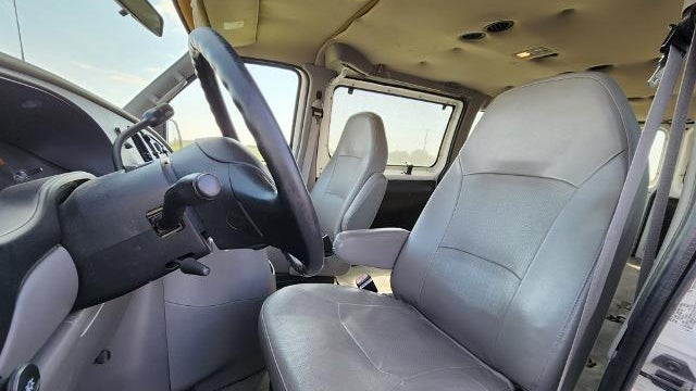 2001 Ford E-Series E-150 XL