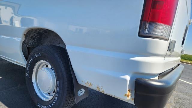 2001 Ford E-Series E-150 XL