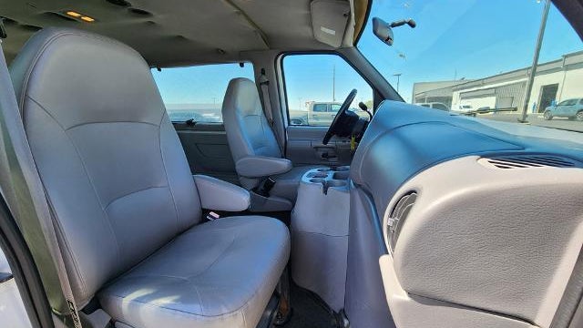 2001 Ford E-Series E-150 XL