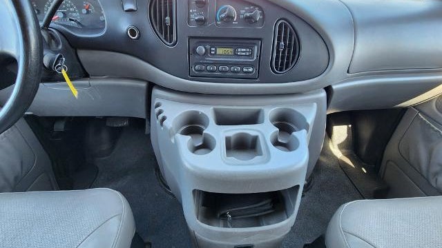 2001 Ford E-Series E-150 XL