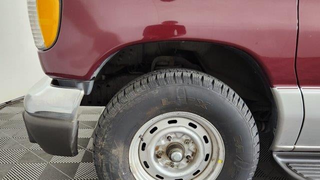 2003 Ford E-Series E-150 XL