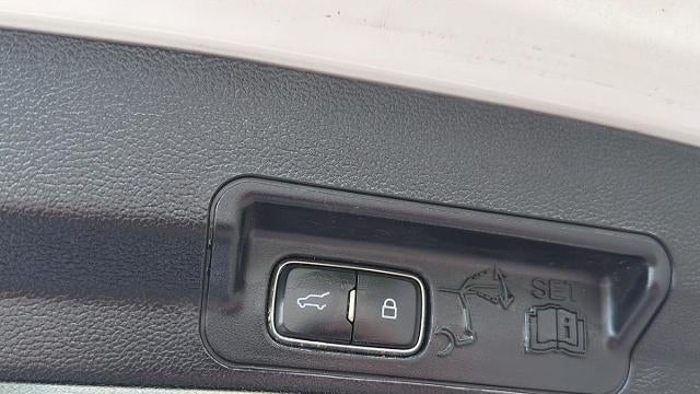 2020 Ford Explorer Base