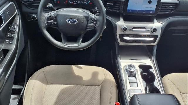 2021 Ford Explorer Base