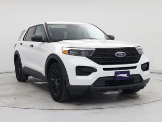 2020 Ford Explorer with Oxford White Exterior