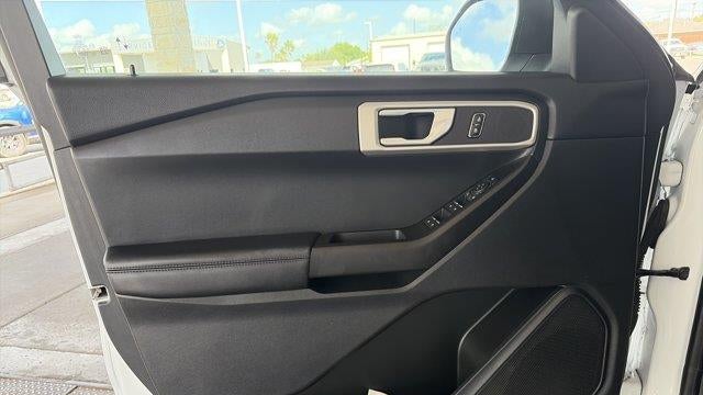 2020 Ford Explorer Base