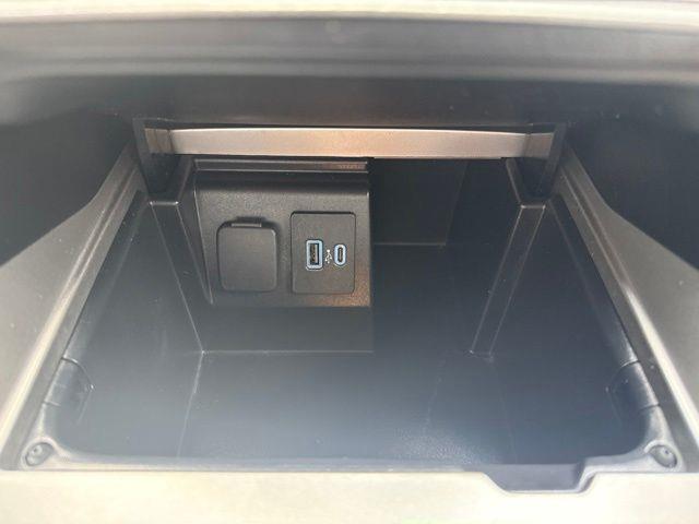 2021 Ford Explorer - $22,500