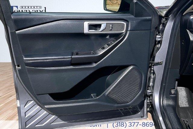 2022 Ford Explorer - $17,988