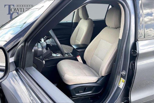 2022 Ford Explorer - $17,988