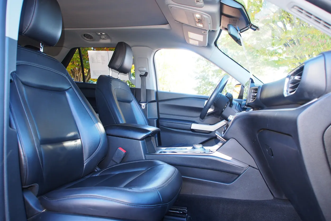 2022 Ford Explorer - $22,846