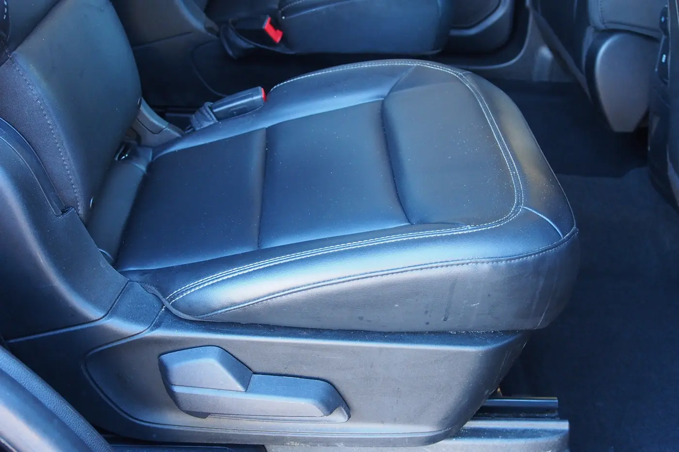 2022 Ford Explorer - $22,846