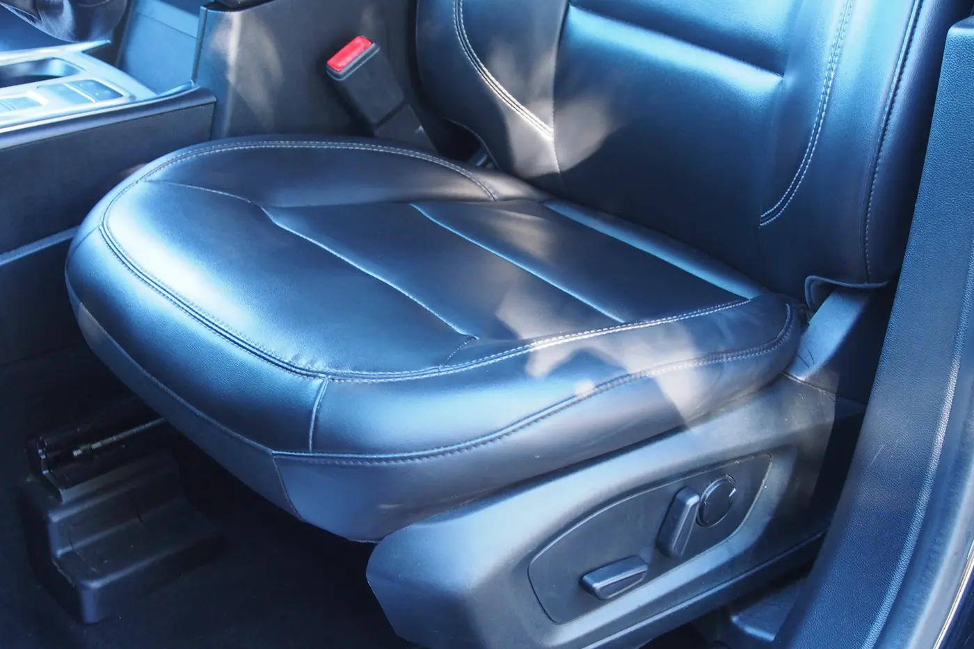 2022 Ford Explorer - $22,846