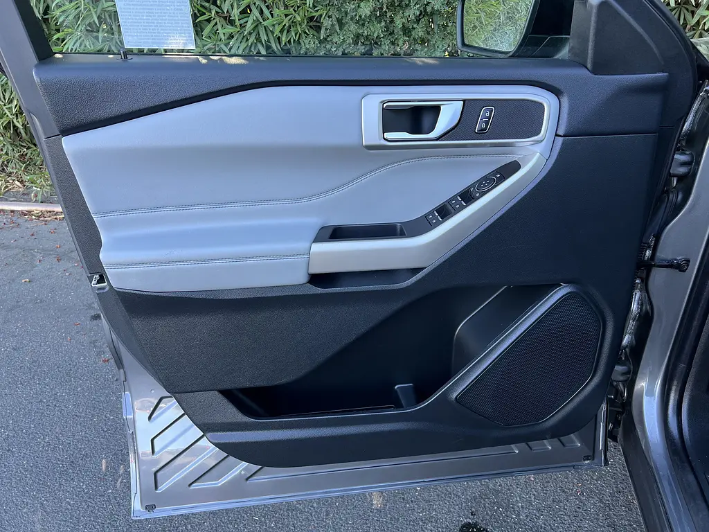 2023 Ford Explorer - $31,988
