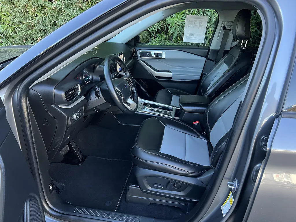 2023 Ford Explorer - $31,988