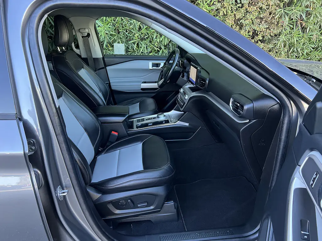 2023 Ford Explorer - $31,988