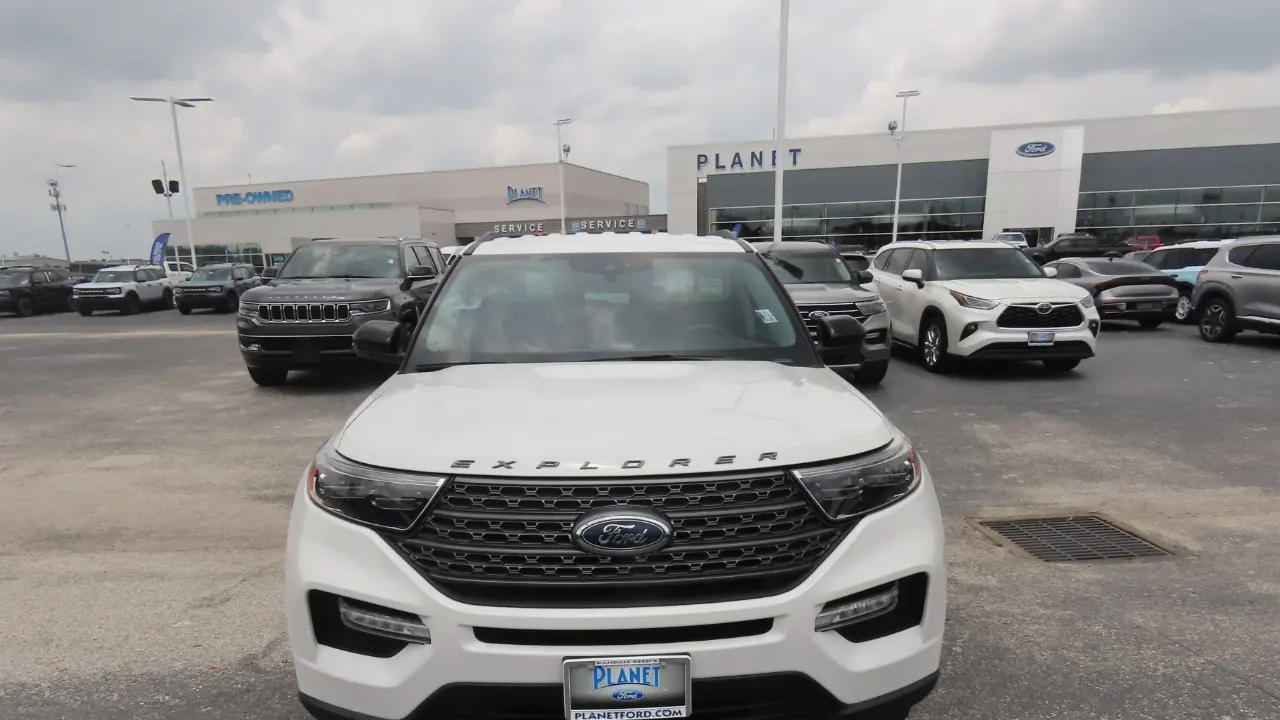 2023 Ford Explorer XLT
