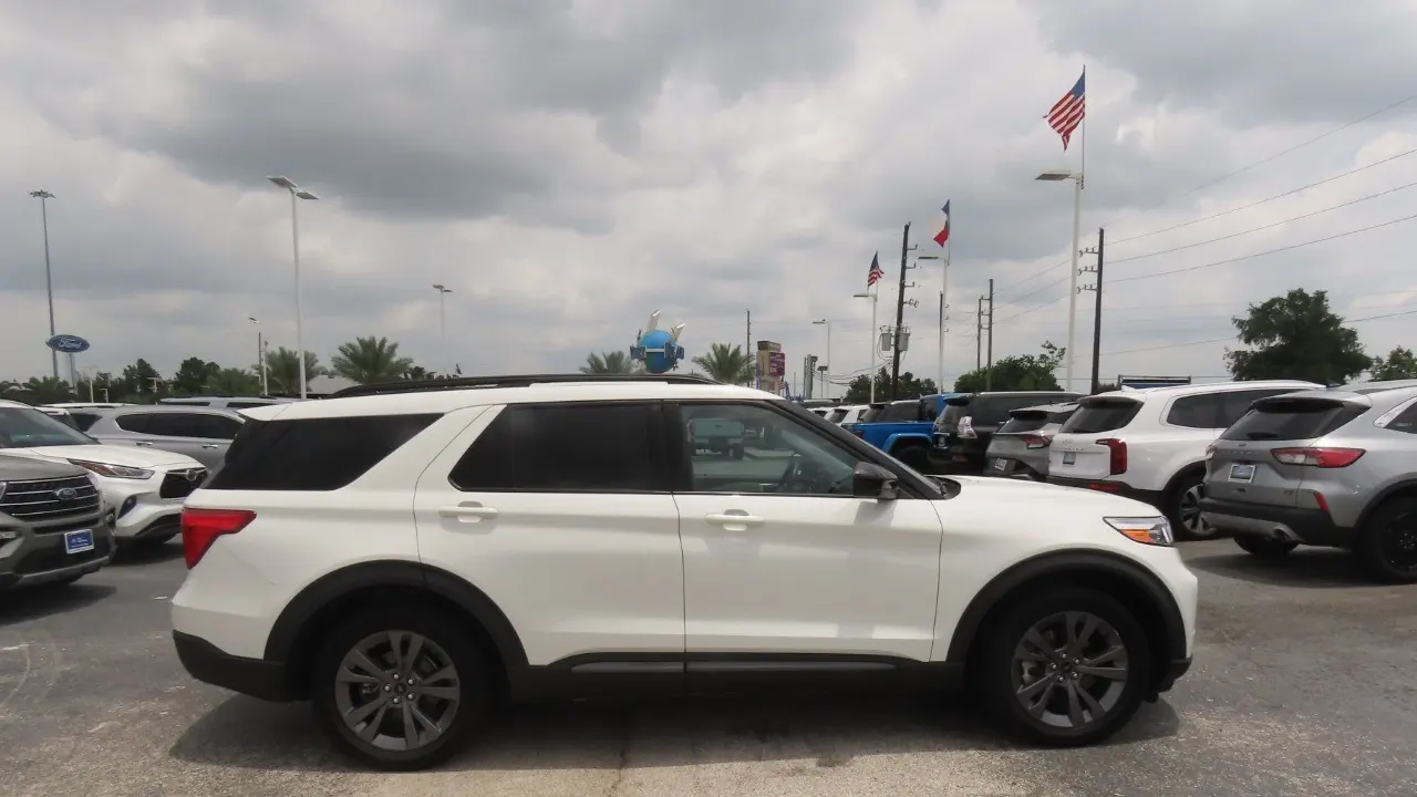 2023 Ford Explorer XLT