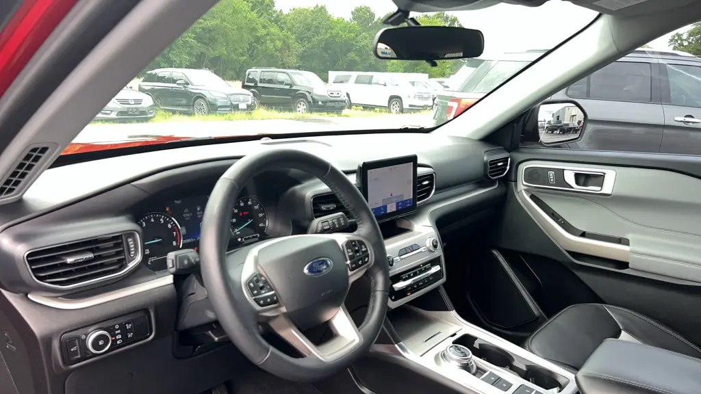 2024 Ford Explorer XLT