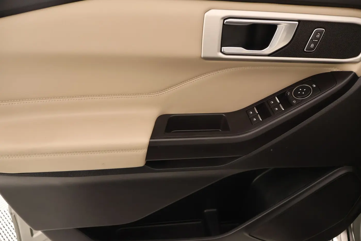 2020 Ford Explorer - $23,189