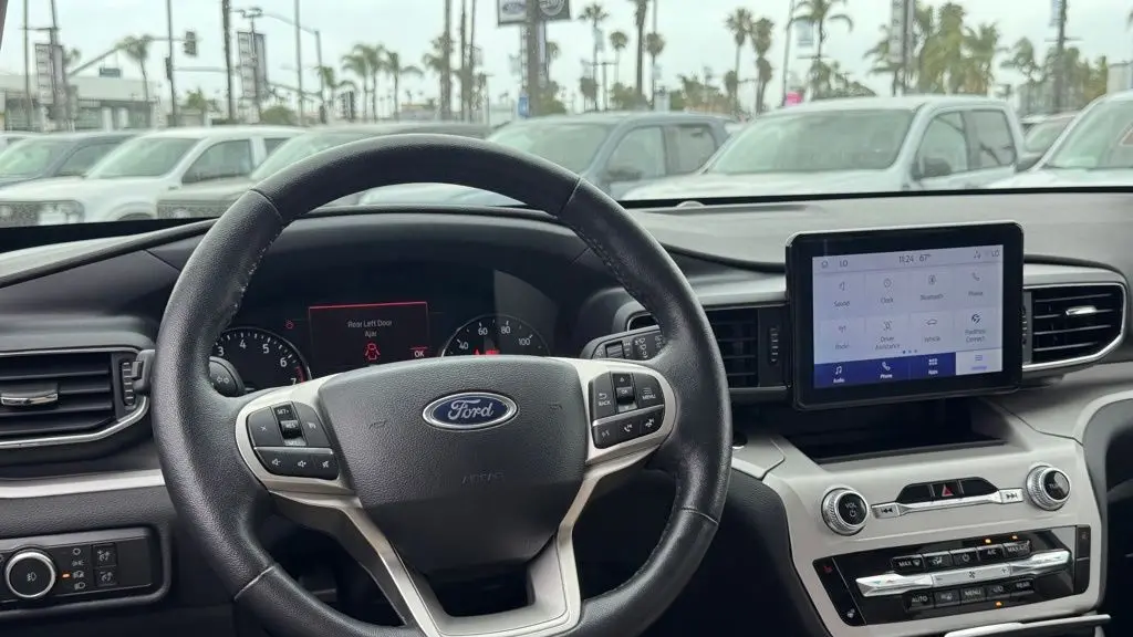 2024 Ford Explorer XLT