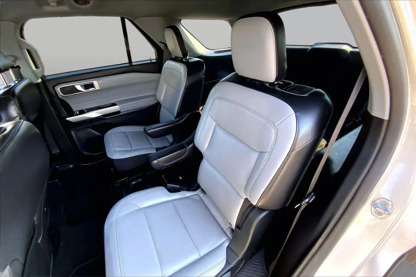 2021 Ford Explorer - $16,795
