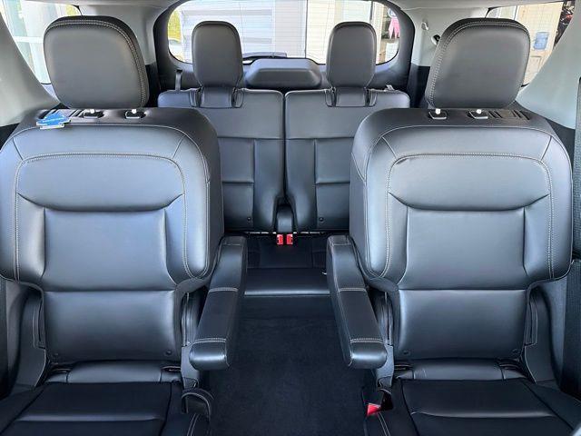 2022 Ford Explorer - $26,473