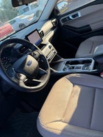 2020 Explorer Thumbnail 5