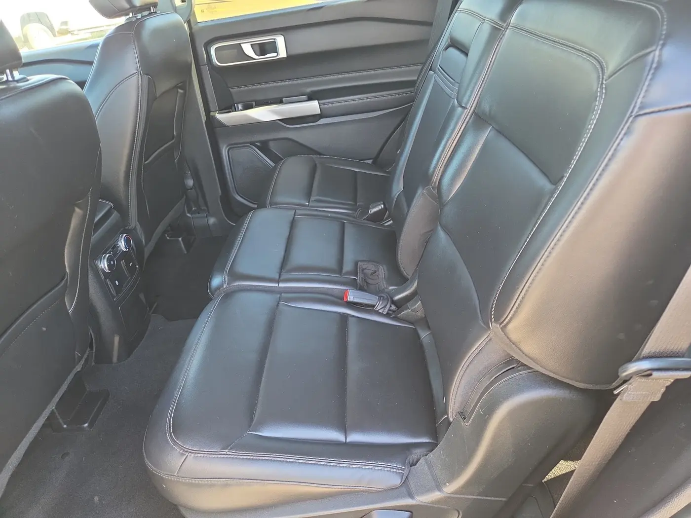 2022 Ford Explorer - $24,995