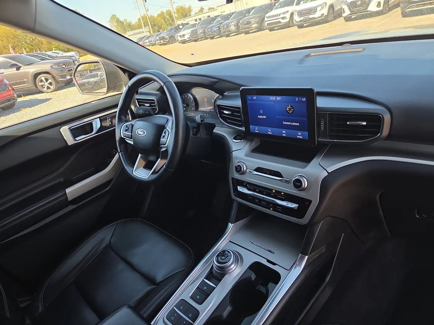 2022 Ford Explorer - $24,995