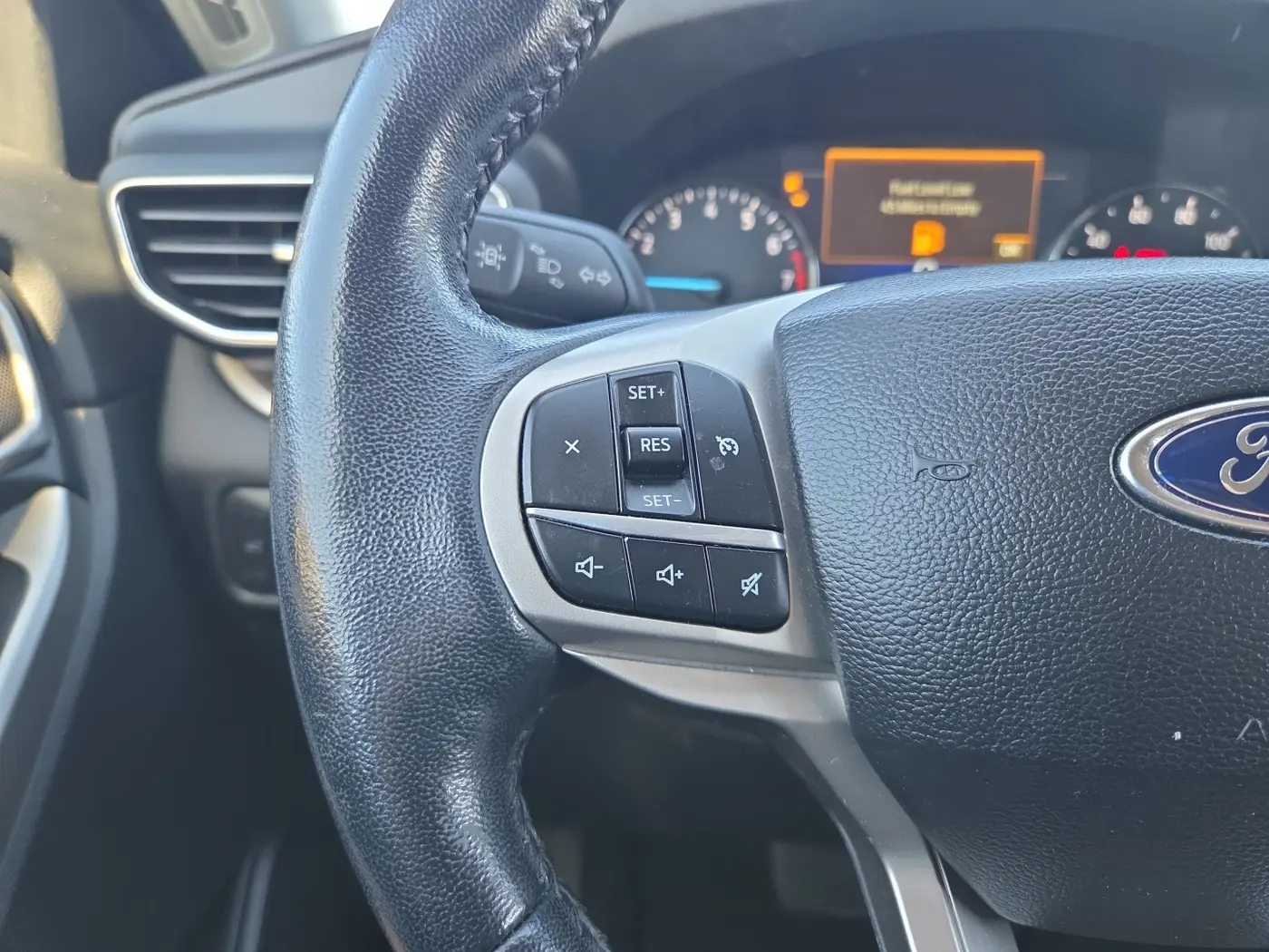 2022 Ford Explorer - $24,995