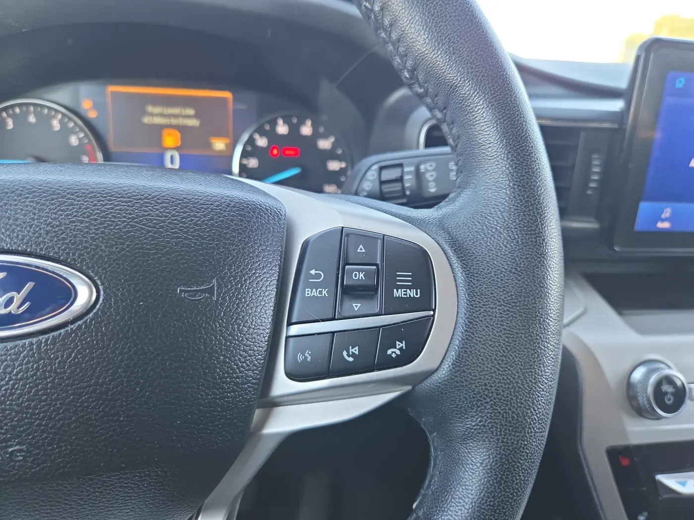 2022 Ford Explorer - $24,995