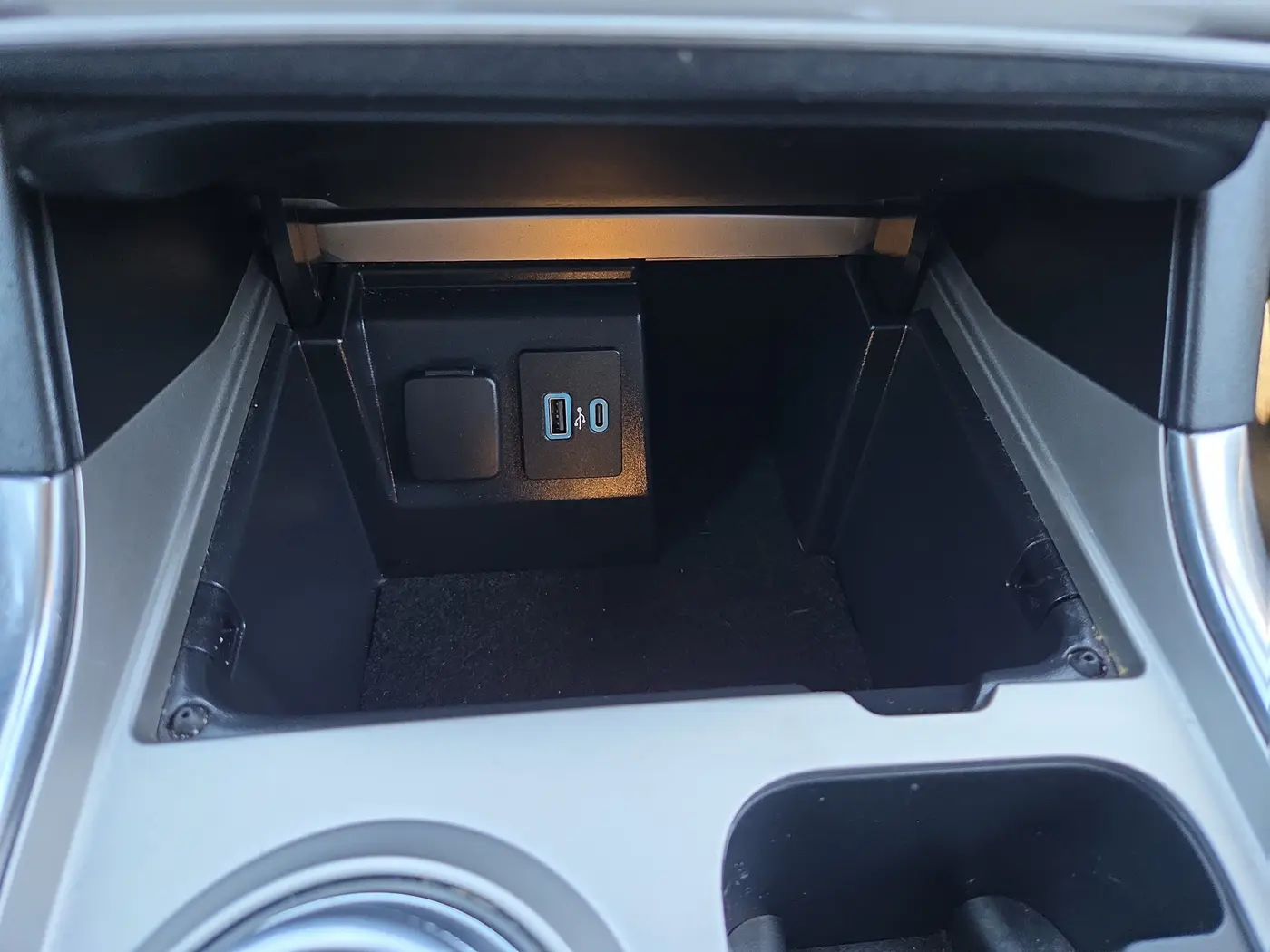 2022 Ford Explorer - $24,995