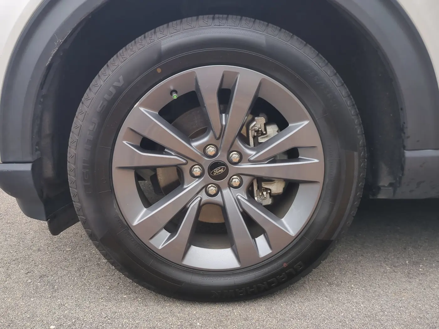 2022 Ford Explorer - $27,495