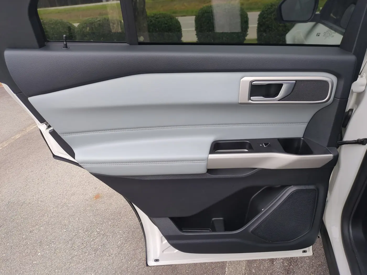 2022 Ford Explorer - $27,495