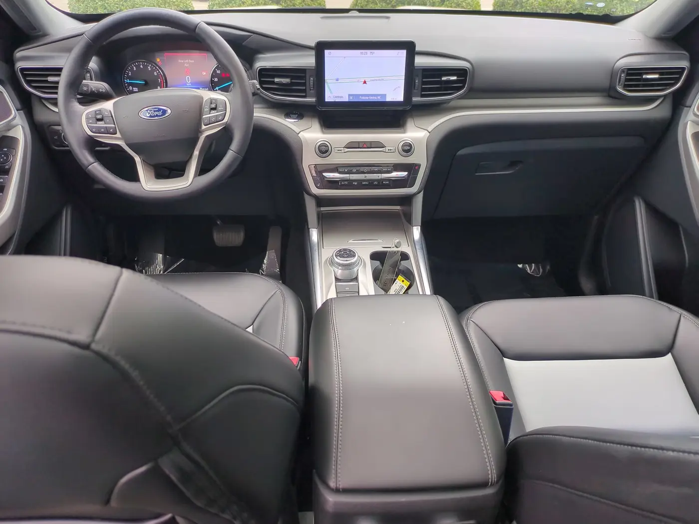 2022 Ford Explorer - $27,495