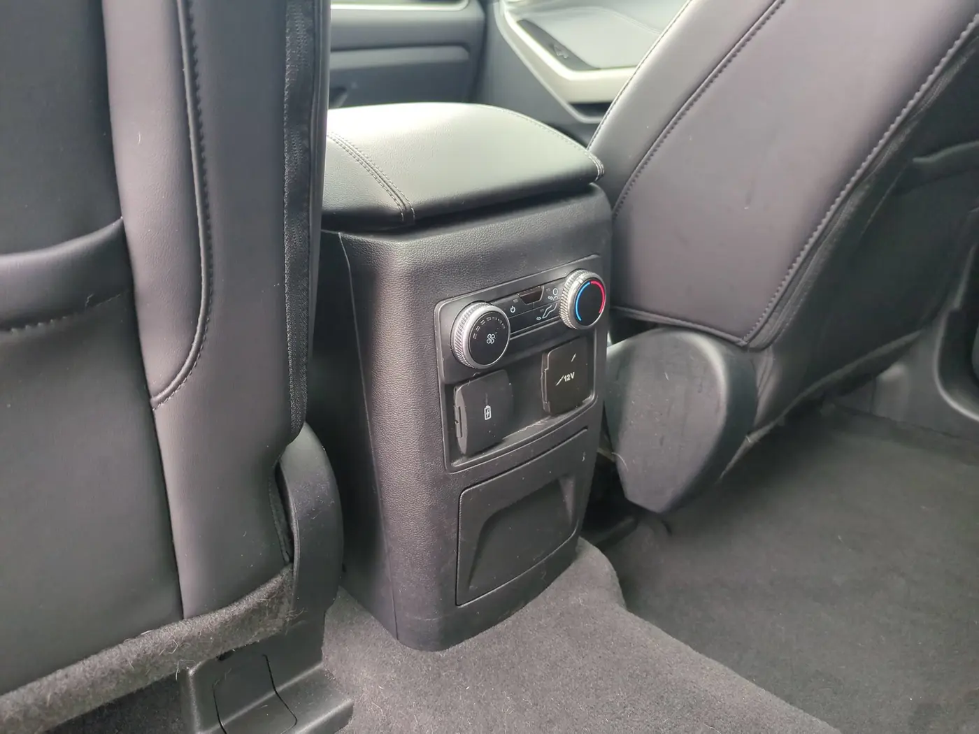 2022 Ford Explorer - $27,495
