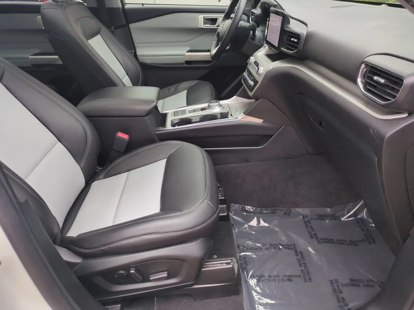 2022 Ford Explorer - $27,495