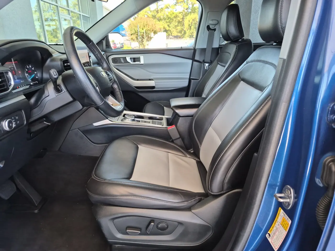 2022 Ford Explorer - $28,000