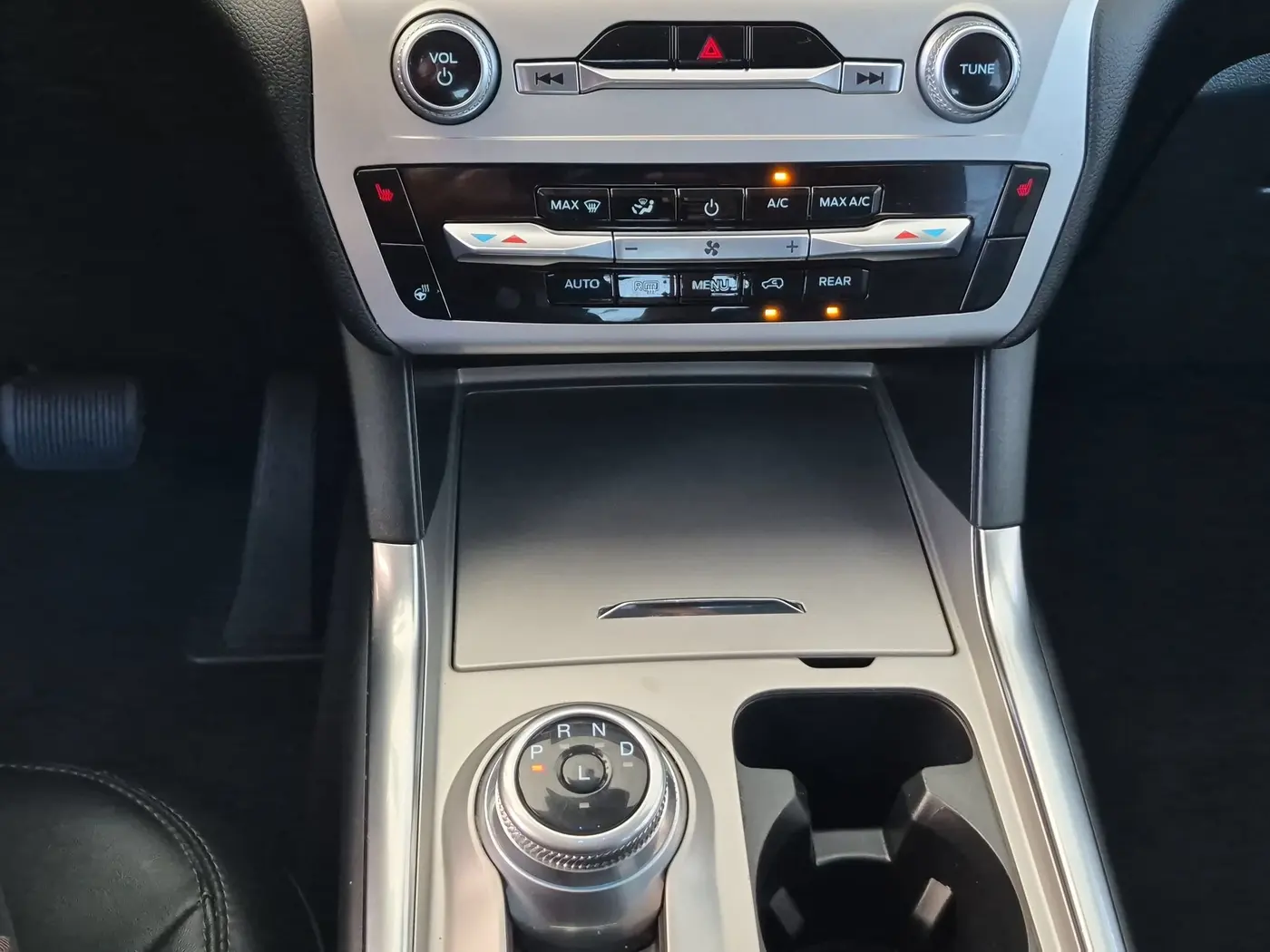 2022 Ford Explorer - $28,000