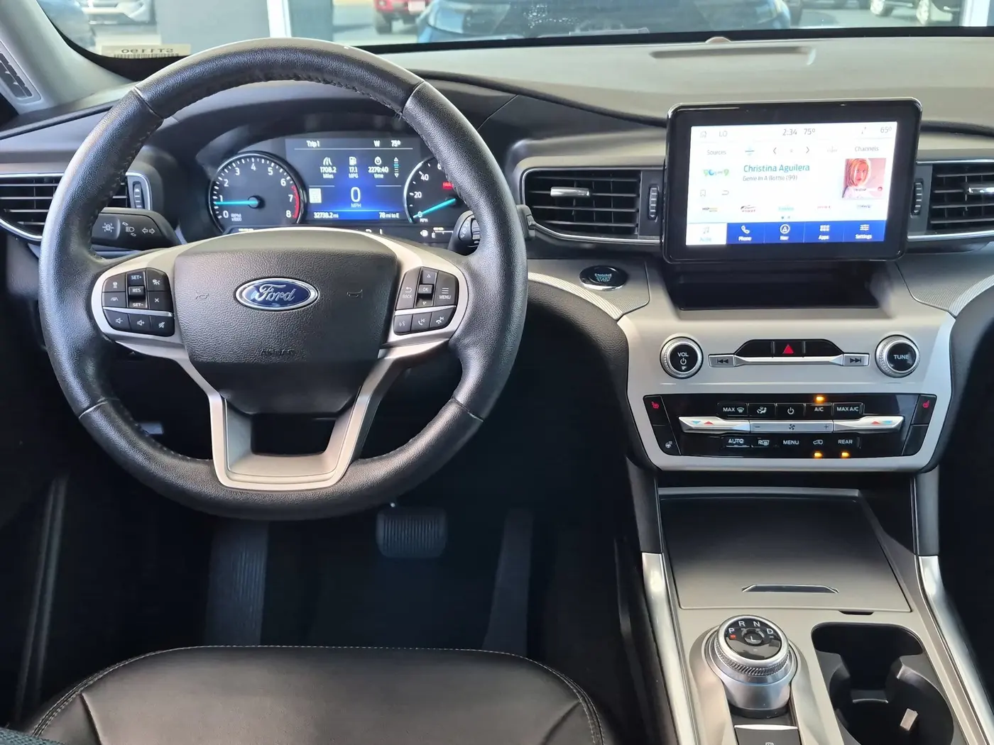 2022 Ford Explorer - $28,000