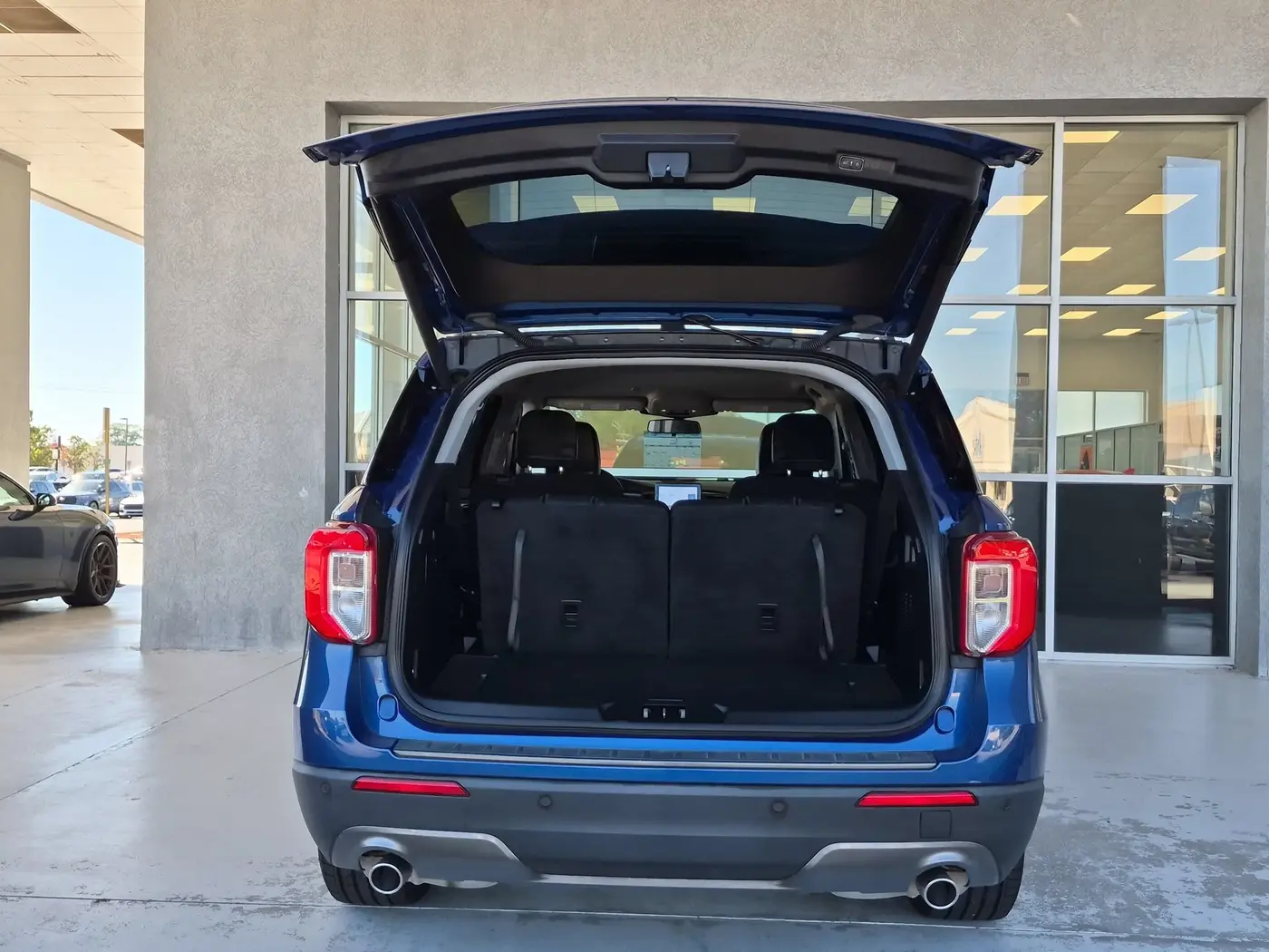2022 Ford Explorer - $28,000