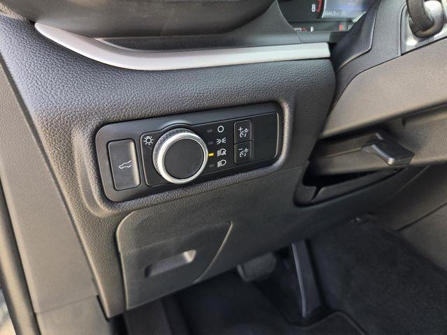 2023 Ford Explorer - $28,000