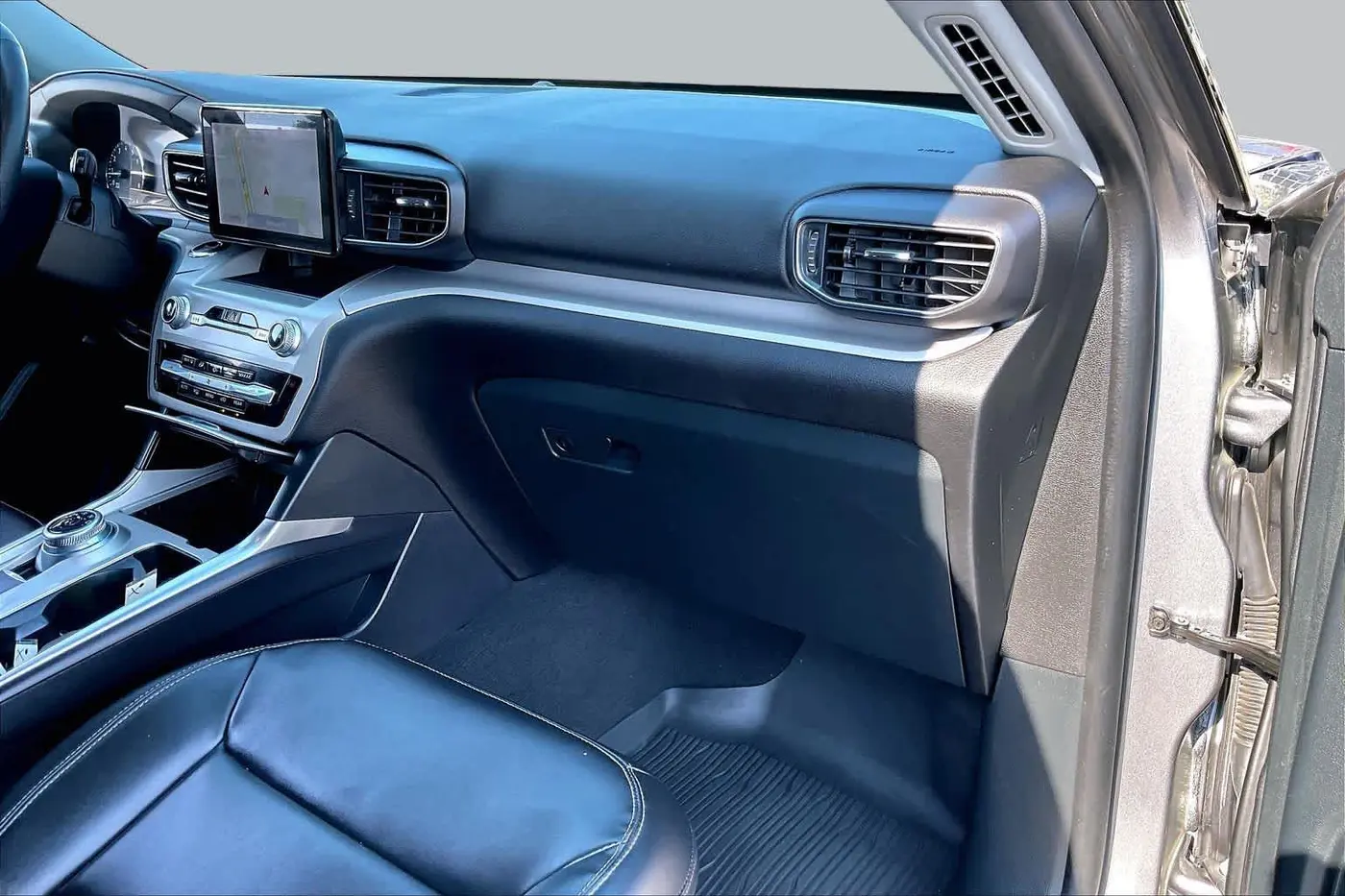 2023 Ford Explorer - $23,995
