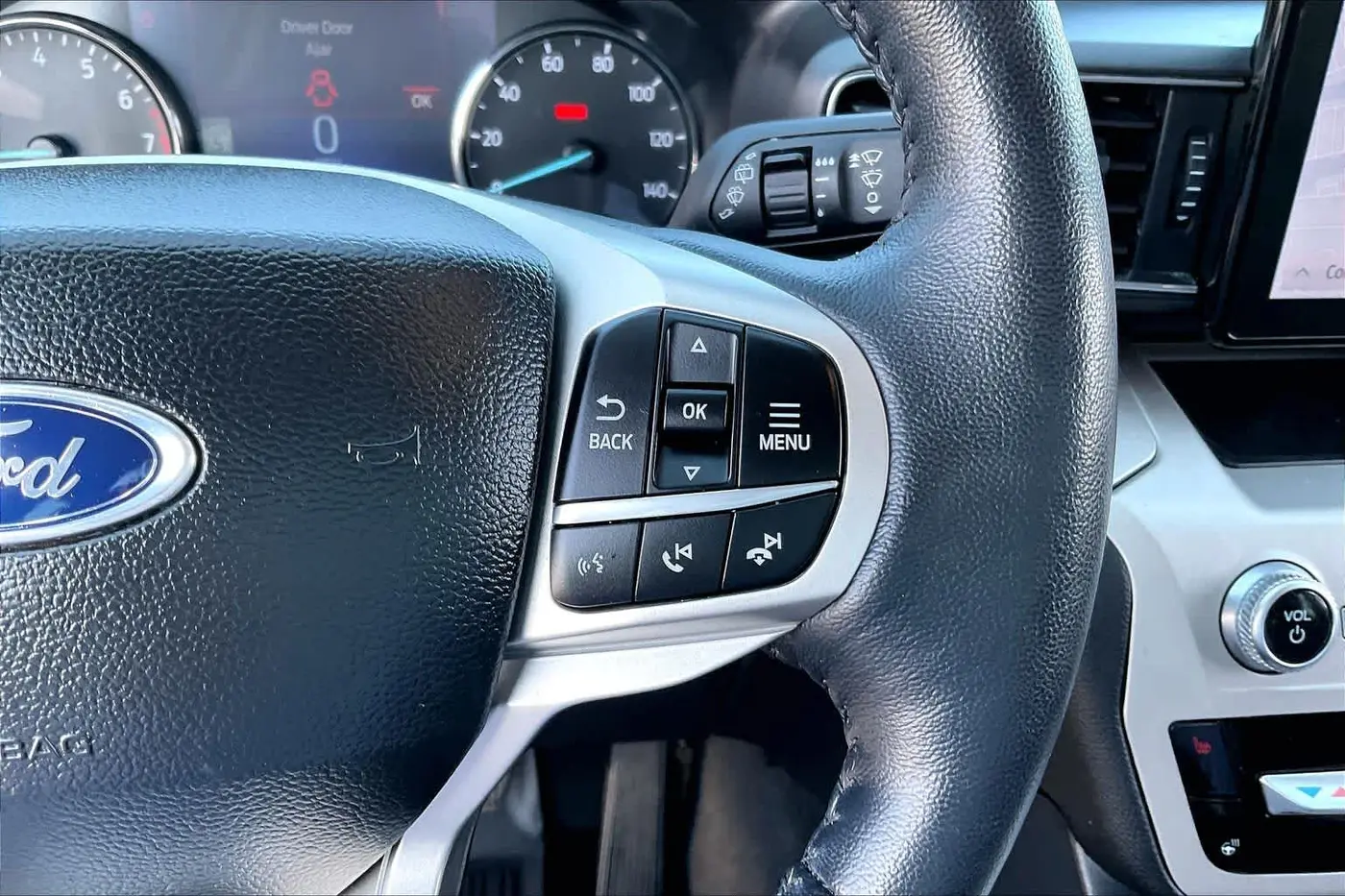 2023 Ford Explorer - $23,995
